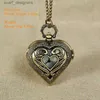 Pocket Watches Vintage Bronze Heart Shape Design Pendant Quartz Pocket with Necklace Chain Leisure Mens Gift Clock Accessories Y240410