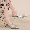 Vestido sapatos de salto alto feminino 2024 Design de fivela de metal de verão simples Sandálias elegantes elegantes Sandals Sandals
