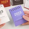 Mini calendrier délicat résistant à la déchirure flexible 2023 Calendrier mensuel du bureau debout pour l'Office 2023 Calendrier