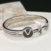 Varumärke Bangle Luxury Armband Designer Bangles Mens Women Titanium Rostfritt stål Varumärke Brev Smycken Charm Tillbehör av högkvalitativ gåva