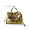 Diseñador de hebillas Woven Andiamo Shoulder Totes Metal Bottgas Crossbody Bag Venetas Bow Women Purse Bolsas Hommash Handheld Handheld Banker Basking Women's NNBL