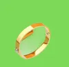 Stile moda in acciaio in acciaio in acciaio uomo bracciale anelli Bracciale anelli incisi Iniziali fiore singolo rivet nanogramma braccialetti 9383079