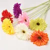 Kwiaty dekoracyjne 10pcs El Indoor Artificial Gerbera Flower Single Stem Buquet Lifelike Fałszywe dekoracja salonu biała