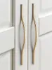 1PC亜鉛合金ゴールドブラックハンドル家具ハードウェアキャビネット用のキッチンドアハンドルハンドル固体引き出しプルワードローブプル