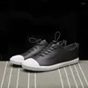 Sapatos casuais de verão Breatable Men's Leather Corean Version Board Men Sneakers Zapatillas Hombre