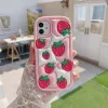 Étui en silicone à la fraise 3D Corée des feuilles vertes délicieuses pour iPhone 14 Pro Max 11 12 13 XS XR 6 7 8 Plus couverture d'amortisseur mignon