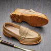 Sapatos casuais salfotos de calçados redondos calçados machos 2024 moda outono oxfords entupimentos plataforma tênis macio slip-on