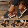 الكعب Instep Wedge Wrap Women Leather Sandals الجانب الفارغ كبير الحجم المنحدر النعال مشبك حزام الشاطئ