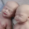 Cosdoll Twins Full Silicone Baby Dolls 18.1 I Eyes Closed Girl and Boy Realistisk mjuk silikon Nyfödda handgjorda baby dockor Nya