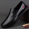 Casual Shoes Mens Slip-On Loafers High Quality Men äkta läder Male Flats Fashion Moccasin Comfy Driving