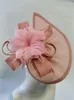 Bérets Pink Floral Chapeau Women Evening Party Cap victorien Cosplay Médievale Black Feather Chapeaux Vintage Girls Bohême