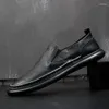 Lässige Schuhe Harajuku Sommer weißer echter Leder -Herren -Ladungsstätten atmungsaktiv auf weichen männlichen Flachschnuppen Calzado Hombre