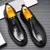 Casual schoenen klassieke zakelijke lederen schoen formele lofers voor mannen 2024 slip op mocassins Italiaans mannelijk rijden