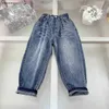 Nieuwe baby tracksuits zomer driedelige set kinderen designer kleding maat 100-160 cm ronde nek t-shirt denimjacks en jeans 24april