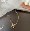 Placage 18K sur la lettre de mode en acier en titane H Collier de clavicule Collier de tempérament Collier pour femmes8992280