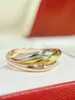 Designer Charm Light Luxe en high-end drie ring voor vrouwen 18K Rose Gold Simple Cool Style Niche Fashion Design Gepersonaliseerde wijsvinger