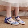 Flats Veowalk Fleurs bleues brodées Ballet de toile pour femmes vintage Vintage de style chinois dames décontractées Sangle de danse coton