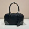 Senaste 2024 Nylon Designer Bag Tote Bag Women Men Leather Handväskor Guld Zipper axelväska Black Top Handle Lady Purses Luxury Reed 1978 Handväska Hobo Väskor