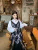 Lässige Kleider Gkyocq Französisch Elegante Frauen Kleid Nischendesign Camisole V-Ausschnitt Eine Linie geschichtete passende Langarm-Hemd-Hemdanzug
