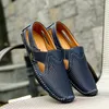 Chaussures décontractées Fashion Men Brand Slip-on Summer Designer Modafers Moccasins avec des trous Taille de conduite respirante 38-47