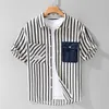 Camisas casuales para hombres Stripe para hombres para hombres Camisa de manga corta Fashion Fina suelta de dos tonos Policita 2024 Ropa coreana