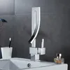 Chrom Badezimmer Becken Wasserhahn gebürstet goldene Küche Gourmet Wasserhahn Schwarzer Spüle Ellbogen Wasserhahn Rotatable Waschtischmischer Heißer Kalthack