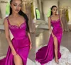 ASO EBI FUCHSIA SATIN MERAMID PROM Kleider Pailletten Perlen Spaghetti Straps formelle Partykleider sexy Oberschenkel Split Peplum Frauen zweite Empfang Abendkleid CL3478