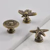 Vintage Bronz Dolap Knobs Antika Bronz Dolap Kapı Çekme düğmesi çinko alaşım Dresser Knob Tek Delik Küçük Çekmece Tutma Koyası