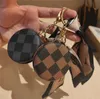 9 style Créativité Cosmetic Mirror Keychain Coin Purse Pendante Charme Bijoux de trappe de trappe de trappe de la mode Pu en cuir Pu Grille de fleur de fleur Designer Metal Chain