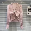 Blouses des femmes Sweet Pearl Big Bow Shirts pour les femmes 2024 printemps élégant mondain de couleur solide en V V et femme à manches longues