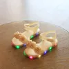 أطفال صيف جديد زهرة LED SANDALS Girl غير رسمية ارتداء أحذية هلام من النعال إصبع القدم للطفل الفتيات الشاطئ SANDALS SO110