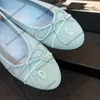 24SS dames ballet schoenjurk schoenen klassieke canvas loafers glijden op espadrilles meisjes glijbanen zwart rood blauwe muildieren buiten vrije tijd schoen zomers slippers casual schoen