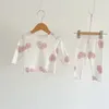 Set di abbigliamento per bambini per bambini a maniche lunghe costolette di seta affondata auricolari in legno a due pezzi