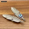 3st Blue Eyes Feather Pendant Handgjorda halsband Kvinnor Giftblad Evil Eys Charms för DIY Juvelt Making Accessories Assomada