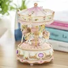 Dekorativa figurer Musiklåda Led Light Kid Romantic Luxury Carousel Craft Wedding Clockwork Mekanism Dekor Color Changing Gifts