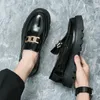 Lässige Schuhe Herren-Slipper hochwertiger Lederkleid handgefertigt atmungsaktiven schlechbaren männlichen Mocassin Männer Geschäft Formal Formal