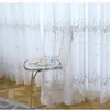Französische weiße ästhetische Tüllvorhang für Wohnzimmer romantische 3D -geprägte Blumenblume bestickte belle Voile -Vorhänge für Schlafzimmertür