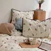 Постельные принадлежности скандируют скандинавской ретро -цветочной розовой розовый хлопковой шлифовальный кровать постел