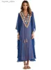 Basis Casual jurken 2024 Blue Boheemse geborduurde veter v-hals kleermuizen los zomer strandjurk plus size dames strandkleding kaftan gewaad q975 l49