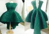 Ciemnozielone sukienki o wysokiej niskiej zawartości balów koronkowe aplikacje bez rękawów