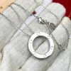 Designer diamanthänge halsband för par älskar diamantcirkelhalsband för kvinnor och män