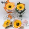 Kyunovia Sunflower Bouquet Mini Natural Hand che tiene fiore di sapone per scrivania decorazioni per la casa, matrimonio, festa, arredamento di oggetti di scena fotografici