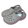 Designer di zoccoli da donna Sandals per bambini scarpe per bambini piccoli pannelli scivoli classici da uomo triplo nero impermeabile scarpe da allattamento