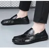 Sapatos casuais masculinos primavera de couro genuíno preto confortável dirigindo mocassins de vaca escorregadios frios