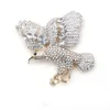 10pcs / lot homme bijoux de bijoux Eagle Pins de forme pour combinaisons Gold Tone Crystal Animal Broches Brooches