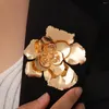 Broszki mody metalowa duża broszka kwiatowa dla kobiet 2024 vintage złoto-spłaty różyce akcesoria biżuterii Prezenty biżuterii
