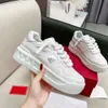 Designer Vvalen Val Version Rose High Chaussures Red Sneakers Riveted Sole épaisse en cuir authentique Lace Up Sports Men Casual Men Trainer Femmes Small White 84J4