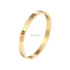 Bangle Trendy Bangle for Women Red and Green Charm rostfritt stål Guldfärgsmycken Lover Armband Luxury Wedding Female Bangle 24411