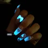 Volon de ongles à gel fluorescent lumineux Glow dans la manucure de changement de couleur nail art sombre de 8 ml UV.