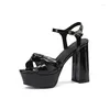 Zapatos Sandals Mujer 2024女性デザイナーを覗いて、つま先の厚いハイヒール12.5 cmパーティーウェディングプラットフォームシューズプラスA-0133 V